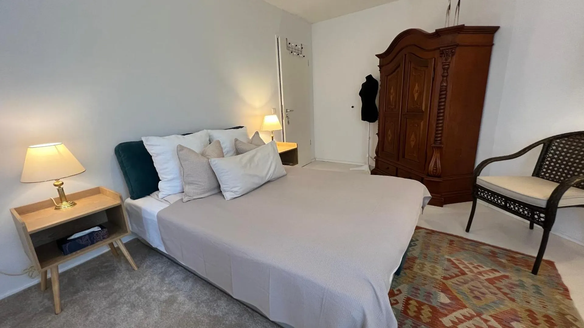 홈스테이 Privatzimmer 15 Qm Mit Gemeinschaftsbad 뮌헨